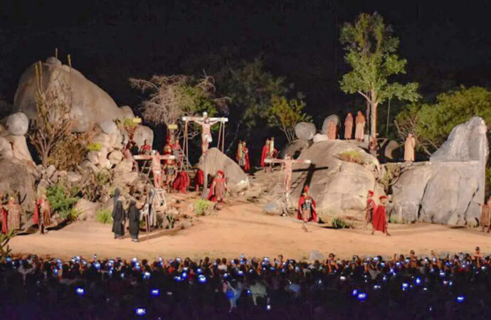 Paixão de Cristo tem encenações até este domingo, em Nova Jerusalém