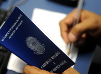 Brasil cria 58,5 mil empregos com carteira assinada em julho