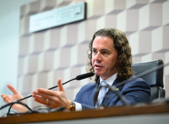 Veneziano lamenta derrubada de veto e critica medida: “É quase uma anistia”