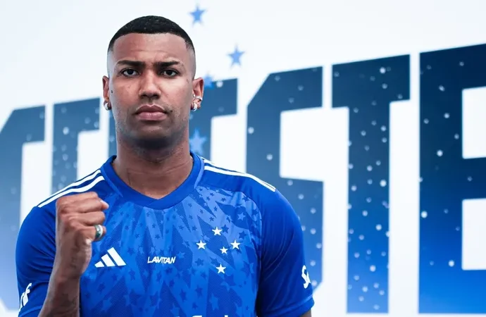Cruzeiro corta volante de estreia após mensagem criticando companheiro