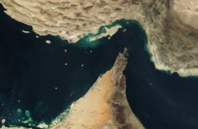 Irã anuncia fechamento do Estreito de Hormuz, diz agência iraniana
