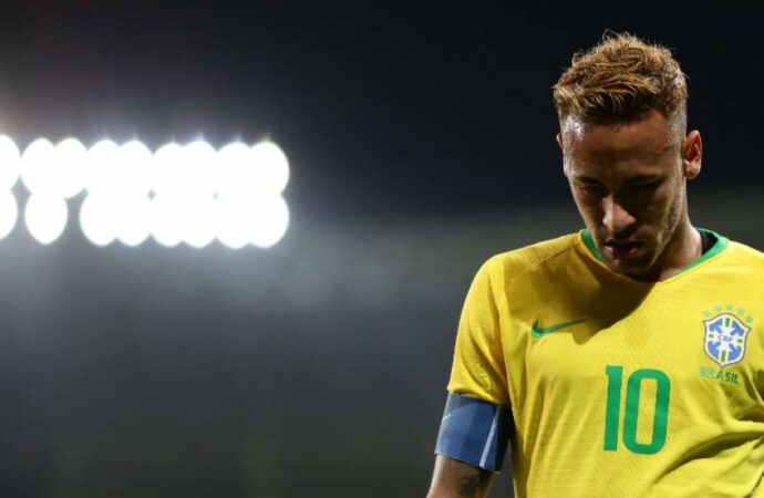 Entenda por que Neymar ficou fora do álbum da figurinhas da Copa do Mundo