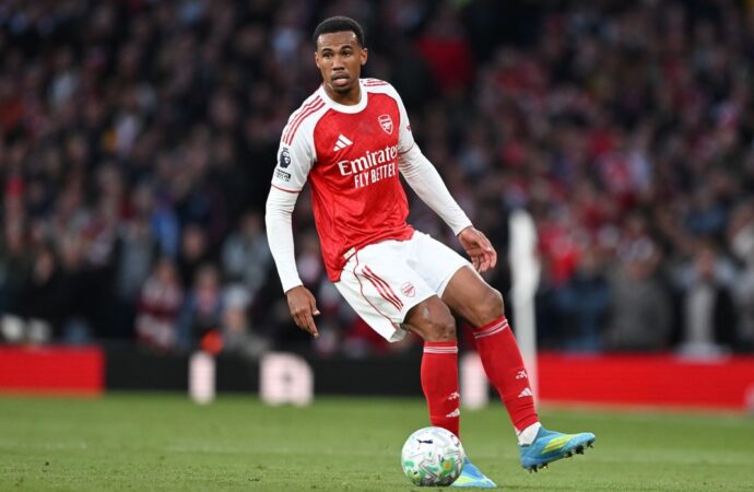 Com erro de brasileiro nos pênaltis, PSG bate Arsenal e é bi da Champions