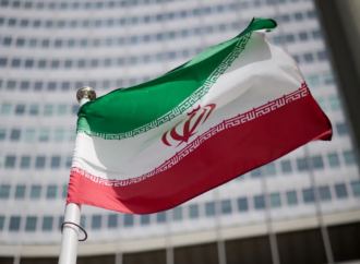 Diplomatas estrangeiros e governo iraniano estão em estado de alerta máximo para retomada dos ataques dos EUA