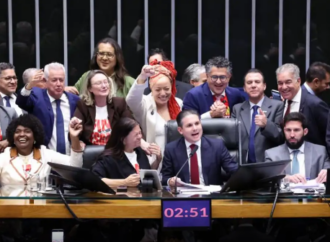 Após PEC, Congresso terá força-tarefa para regulamentar 2º dia de folga e jornada de 40 h
