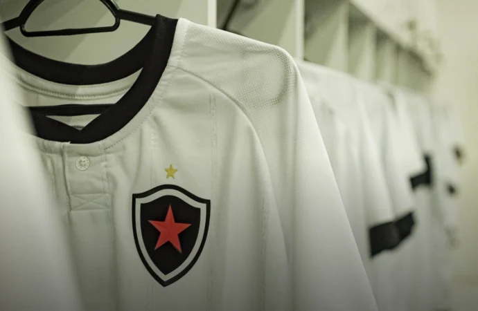 SAF do Botafogo-PB acumula mudanças nos bastidores em primeiro ano de gestão