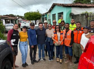 Deputado Eduardo Carneiro visita áreas atingidas pelas chuvas no Litoral Sul da PB