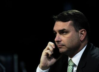 Flávio Bolsonaro aponta declínio cognitivo em Lula e gera polêmica