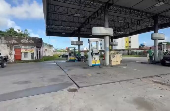 Criminosos explodem cofre de posto de combustível durante a madrugada em João Pessoa