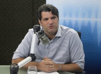 Léo declara voto em Veneziano e diz que segundo senador depende da decisão do grupo