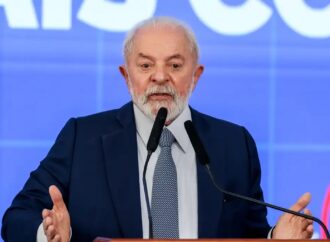 Lula assina medida provisória que põe fim à ‘taxa das blusinhas’ para importações de até U$50