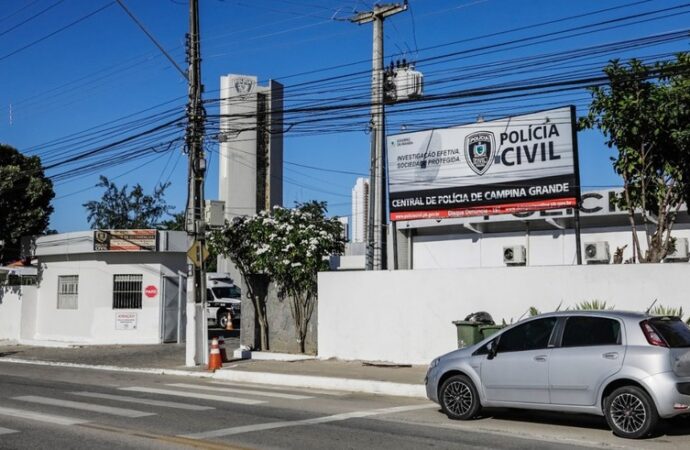 Mulher é morta a facadas por ex-marido após invasão de casa, no Agreste