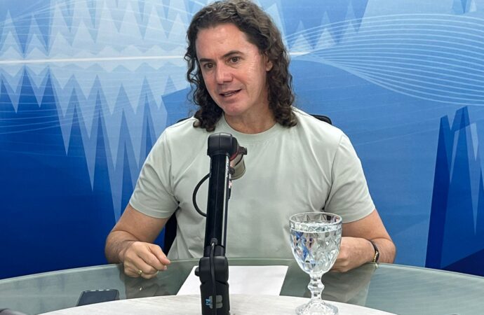 Em entrevista à Arapuan FM, Veneziano crê em apoio de Léo Bezerra