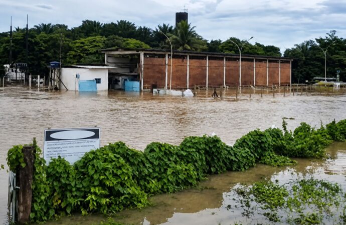 Após interrupção causada por fortes chuvas, abastecimento de água é retomado no Conde