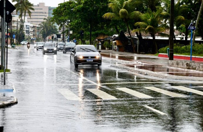 Inmet emite alertas de chuva forte para a Paraíba, com ventos de até 100 km/h