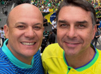 Deputado da Paraíba tenta descolar de Ciro Nogueira e Flávio Bolsonaro