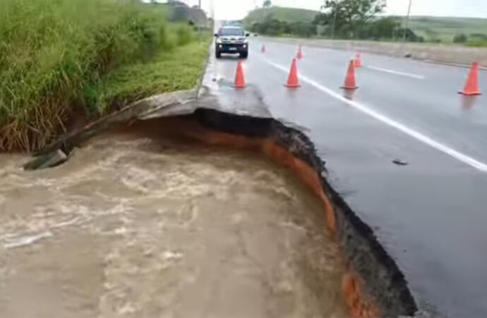 Chuvas afetam 10 trechos de rodovias na Paraíba