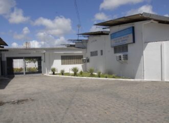Dentista é presa suspeita de levar celular e drogas para presídio em João Pessoa