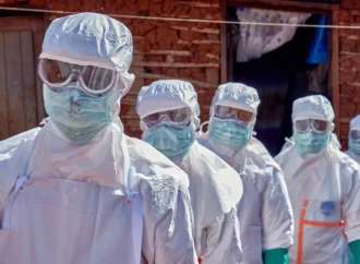 Homem com suspeita de ebola é internado no Brasil; caso está em investigação