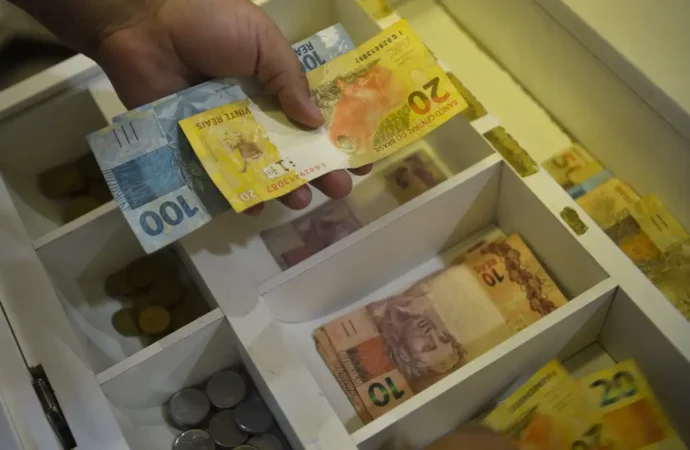 Desenrola Brasil: saiba como usar FGTS para pagar dívidas em atraso