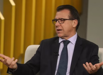 Governo defende redução de jornada e fim imediato da 6×1, diz ministro do Trabalho