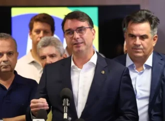 “Derrota do governo Lula é vitória do Brasil”, diz Flávio Bolsonaro