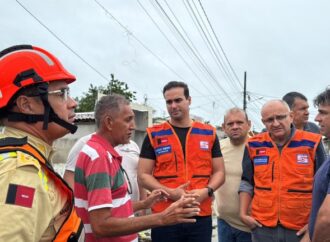Governo faz reuniões e visitas em áres atingidas pelas chuvas, mas entrega quase nada em ações