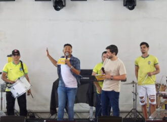 Fabiano Guimarães é uma das atrações da 4ª edição do Momento Junino; assista ao vivo