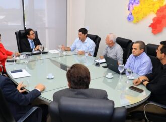 MP e Leo se reúne para tratar sobre barreira e fiações nos postes de João Pessoa