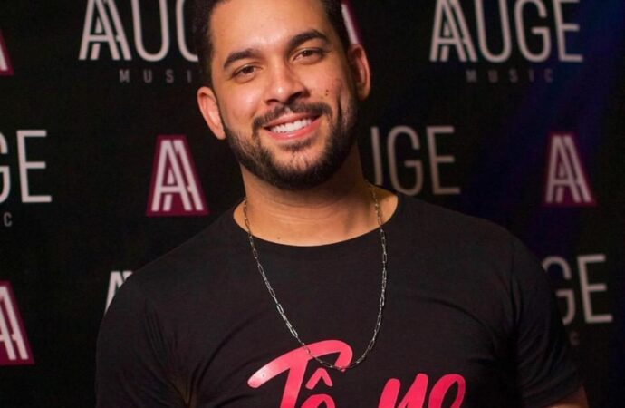 Show de Henry Freitas em João Pessoa é interrompido por suposta irregularidade ambiental