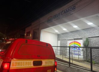 Homem morre e outro fica ferido após caírem de teto de igreja, em João Pessoa