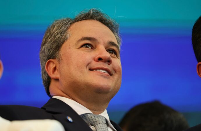 Efraim destaca respeito à decisão de Juliana e mantém expectativa sobre a composição da chapa
