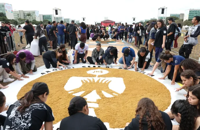 Corpus Christi é feriado ou ponto facultativo? Entenda regras