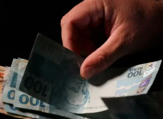 Receita paga R$ 16 bilhões em restituições do IR nesta terça-feira; saiba como consultar