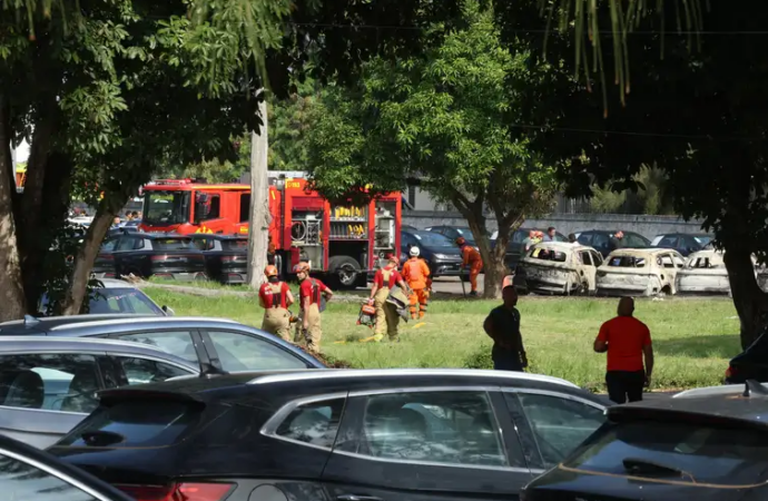 Cantor norte-americano está entre os mortos em colisão de helicóptero no Rio