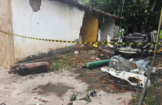 Explosão de veículo deixa homem morto na zona rural de Sapé