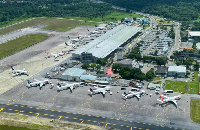Mulher de Serra Leoa dorme há 6 meses em aeroporto de Belém