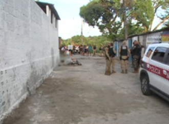 Dois jovens morrem durante tiroteio em comunidade no bairro de Jaguaribe, na capital