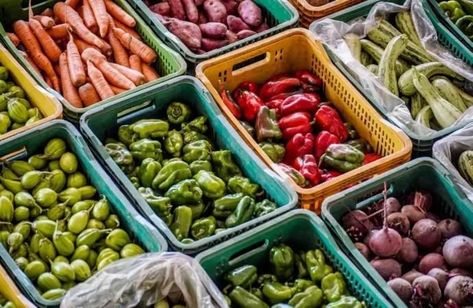 Saiba quais alimentos ficaram mais caros e os que baratearam em maio
