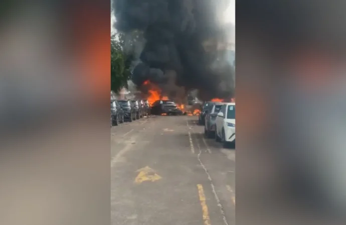 Dois helicópteros se chocam e deixam seis mortos