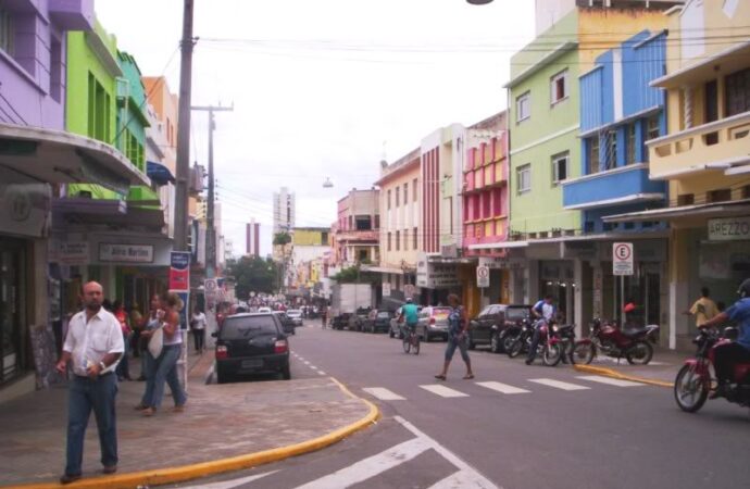veja o que abre e o que fecha em Campina Grande