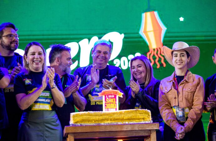 Vice-prefeito prestigia cerimônia que oficializa recordes n’O Maior São João do Mundo