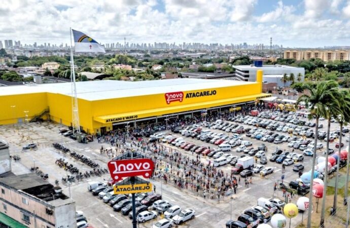 Novo Atacarejo cresce e unifica lojas em três estados do NE