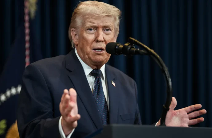 Trump ameaça ‘dizimar’ o Irã após plano de atentado