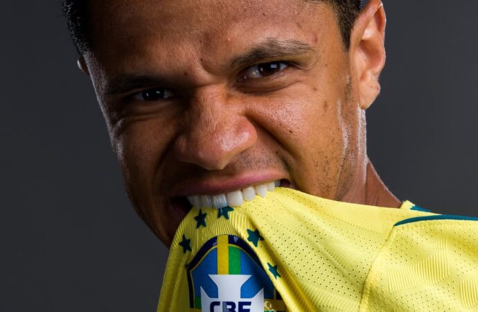 Paraibano começa entre os titulares em estreia do Brasil contra Marrocos na Copa