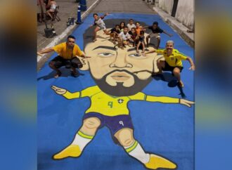 Artista homenageia Matheus Cunha com grafite em rua