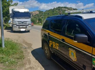 PRF desarticula esquema de desvio de cargas e prende dois suspeitos em Queimadas