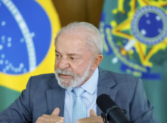 Em jornal americano, Lula critica postura dos EUA após novas tarifas