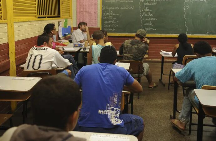 Governo paga R$ 12 mil a projetos para jovens em áreas vulneráveis