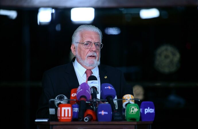 Jaques Wagner diz que sua relação com Vorcaro é ‘praticamente zero’